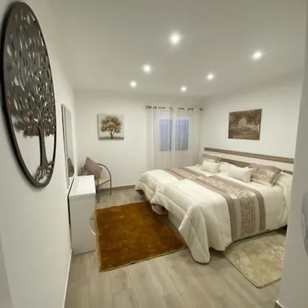 Monte Gordo Apartment דירה